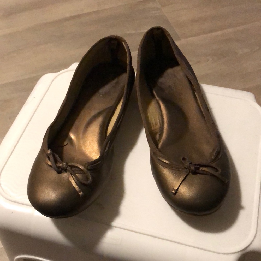 Elegant Bronze Women's Flats